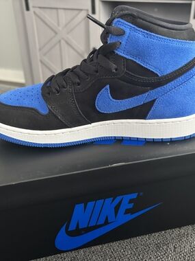 Nike Women's High-Top Sneakers in Black and Blue